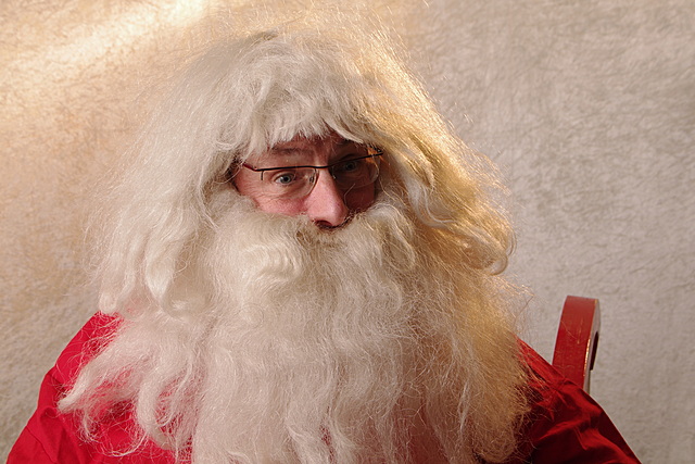 De Kerstman (met baard van zijn Sintervriend)