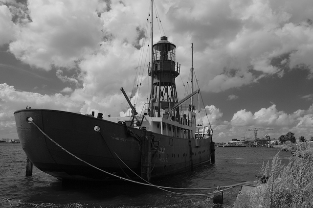 Lichtschip aan het IJ